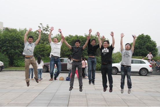 不说再见,不述离伤 计算学院2013届毕业生合照拍摄现场剪影 计算机